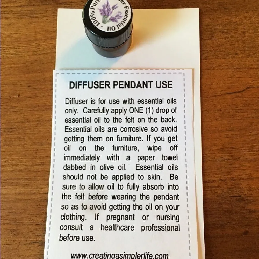 Hand made Bumble Bee pendant with essential oil - Picture 3 of 6